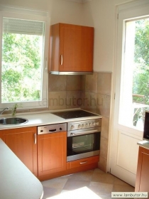 Konyhabútor cseresznye színű vákuumfóliás fronttal