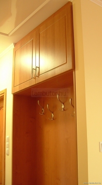 Előszoba beépített bútor